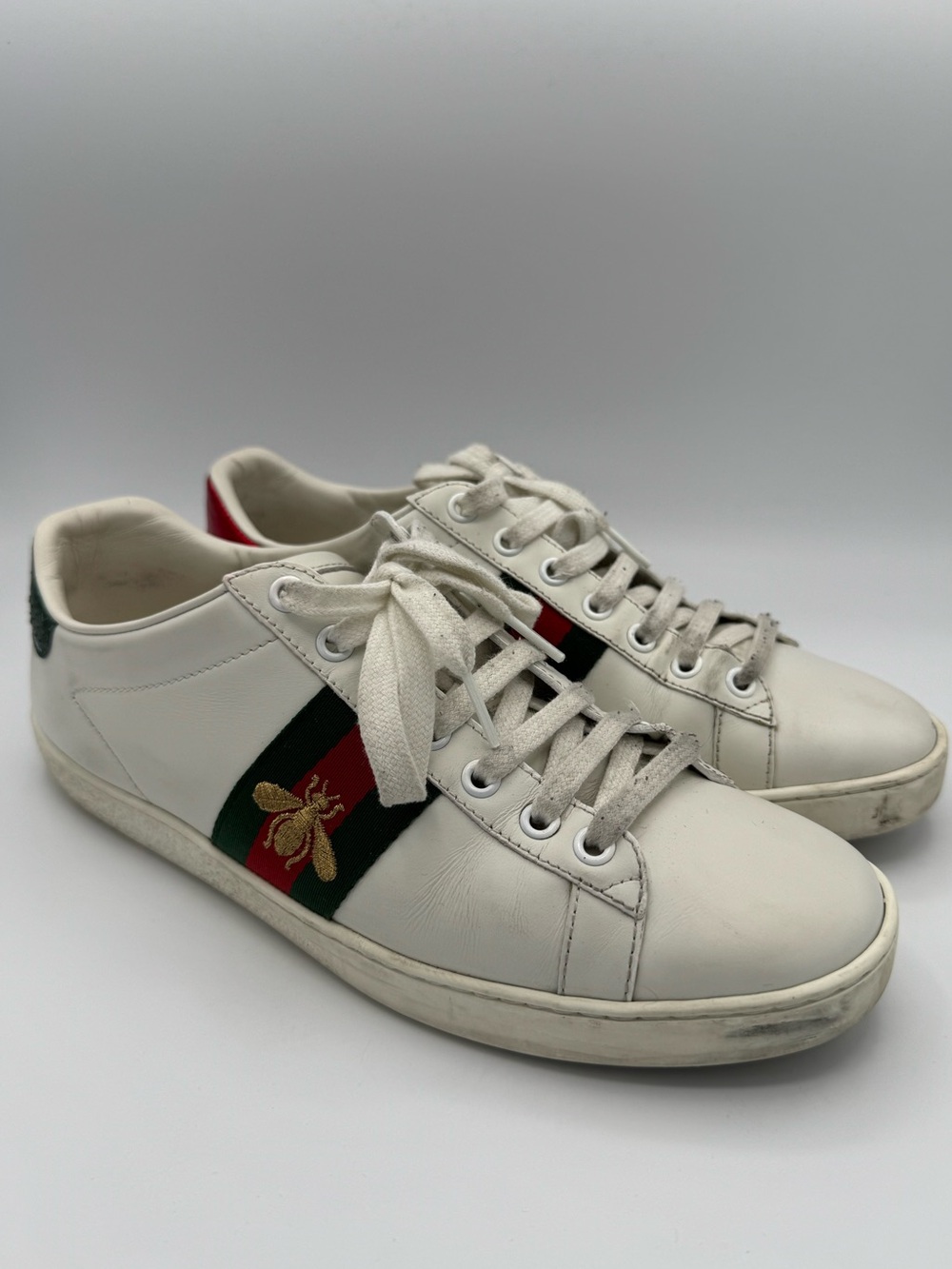 Gucci sneakers Sz 37.5 Ace Embroidered Bee - White Leather Green & Red Stripe
